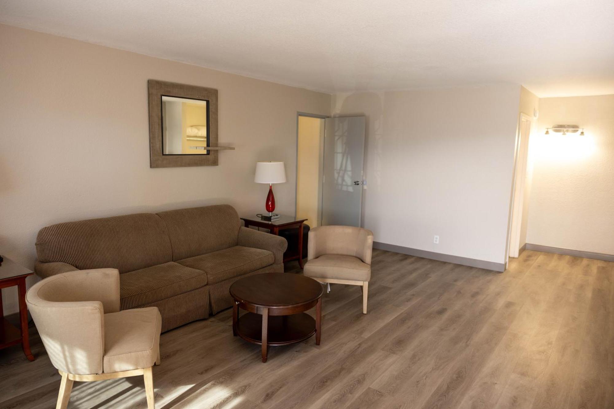 Quality Inn & Suites レイク・ハヴァス・シティ エクステリア 写真