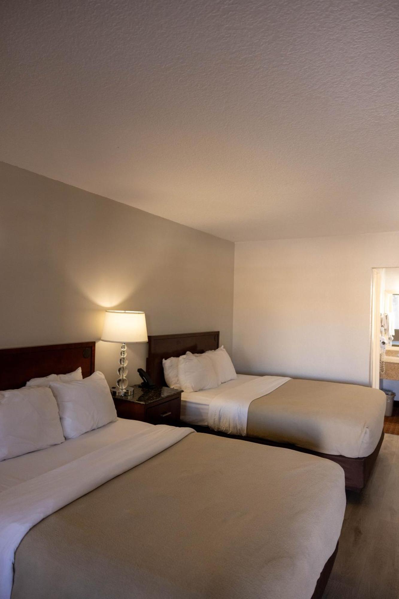Quality Inn & Suites レイク・ハヴァス・シティ エクステリア 写真